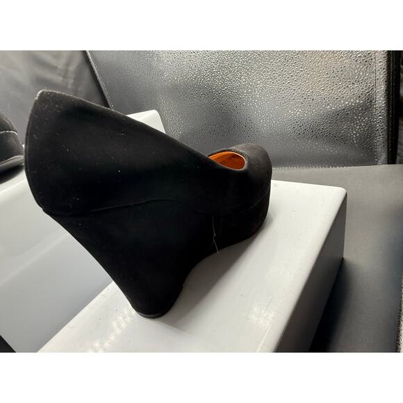 Top Moda Black Suede Wedge Heels - Size 8W - Picture 7 of 12